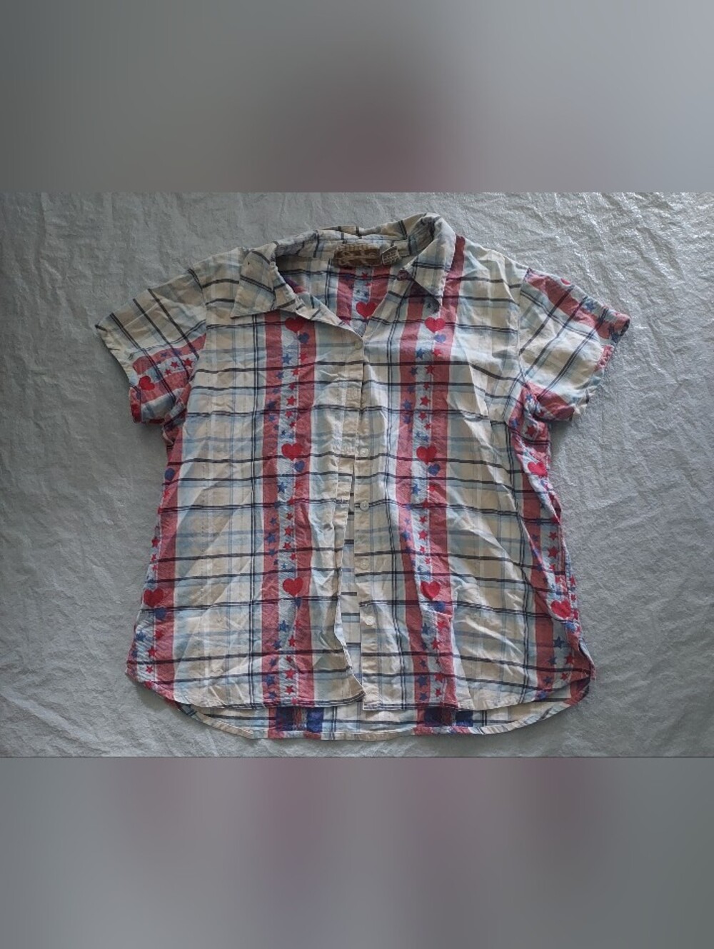 Short-Sleeve Button-Down Shirt with Red & Blue Stripe Heart Print